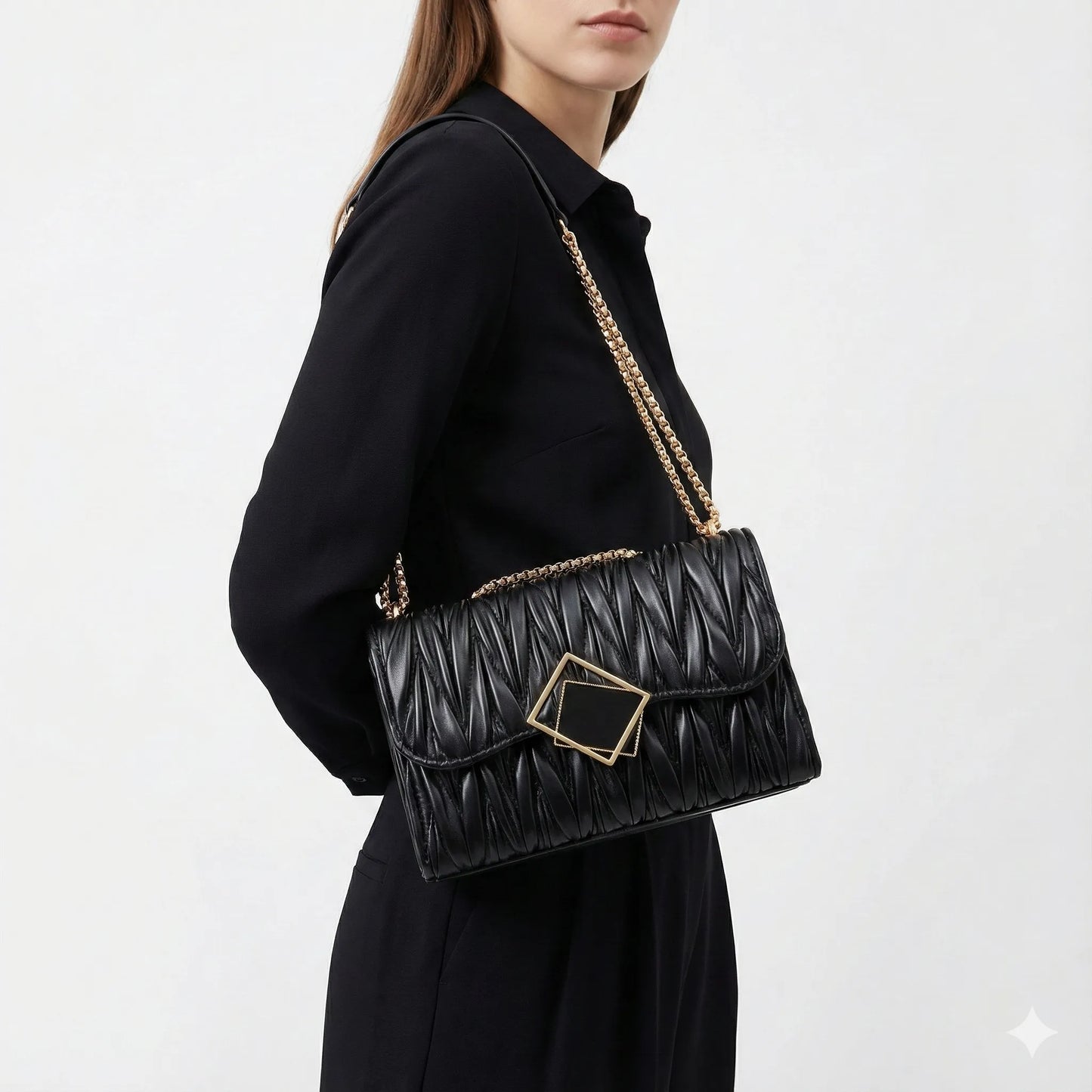 Compact Leather Handbag - Vienza