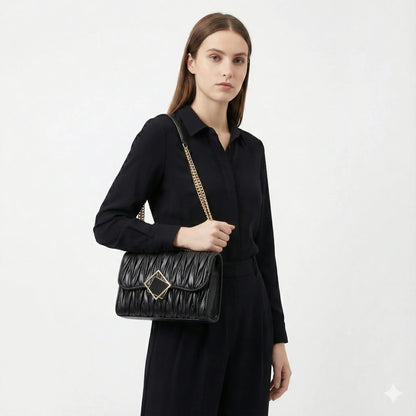 Compact Leather Handbag - Vienza