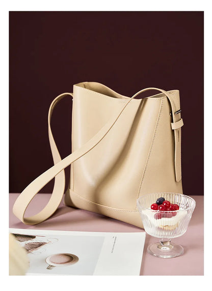 Genuine Leather Women's Handbag - Penélope