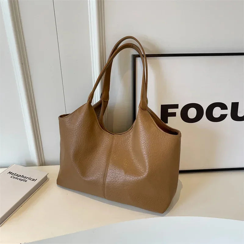 Handbag in Genuine Leather - Monica