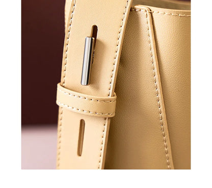 Genuine Leather Women's Handbag - Penélope