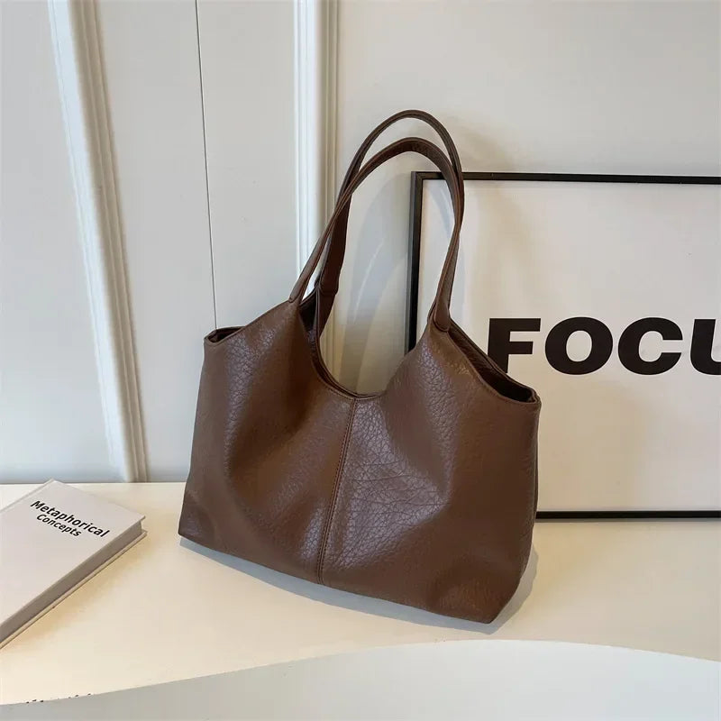 Handbag in Genuine Leather - Monica