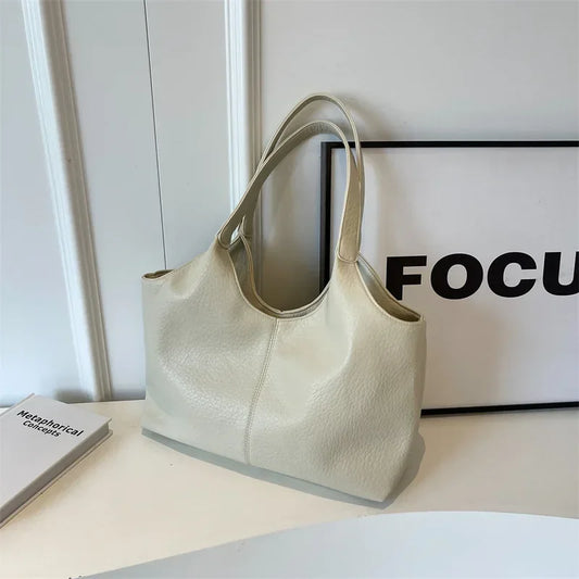 Handbag in Genuine Leather - Monica