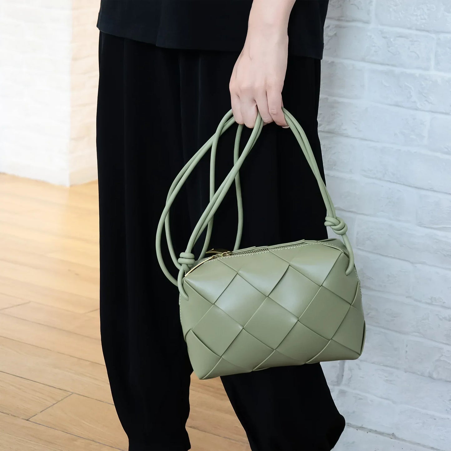 Medium Genuine Leather Crossbody Bag Zélia