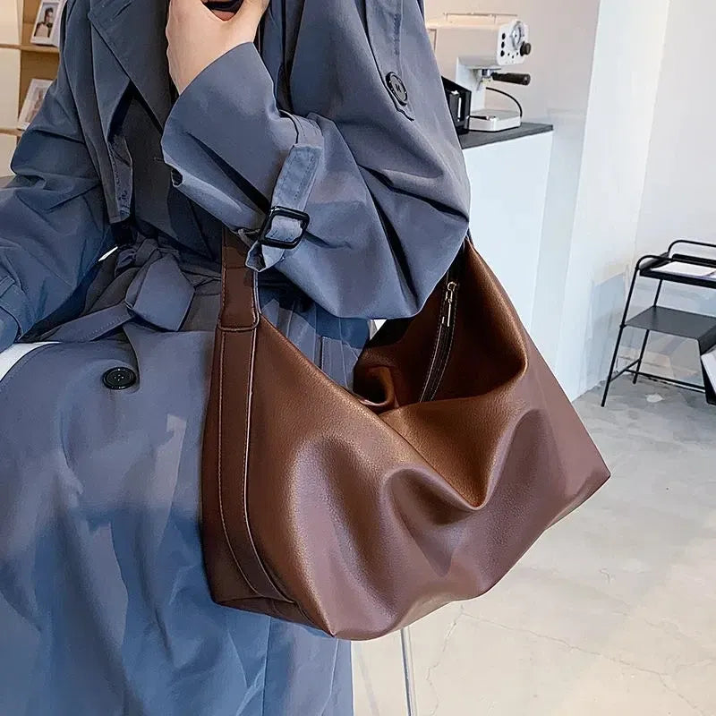 Genuine Leather Handbag - Mirá